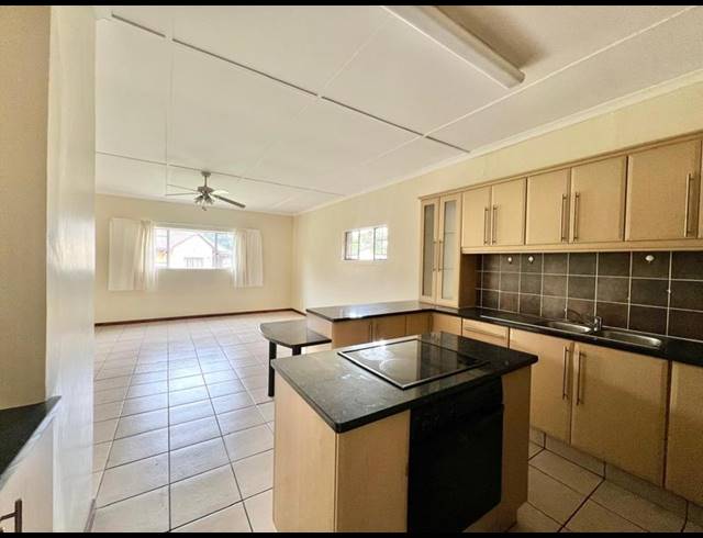 3 BEDROOM TOWNHOUSE FOR SALE IN SCOTTSVILLE